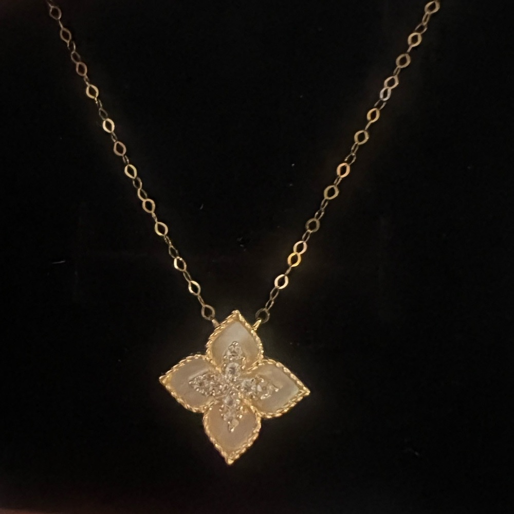Pearl Dainty Venetian flower necklace 18k solid gold